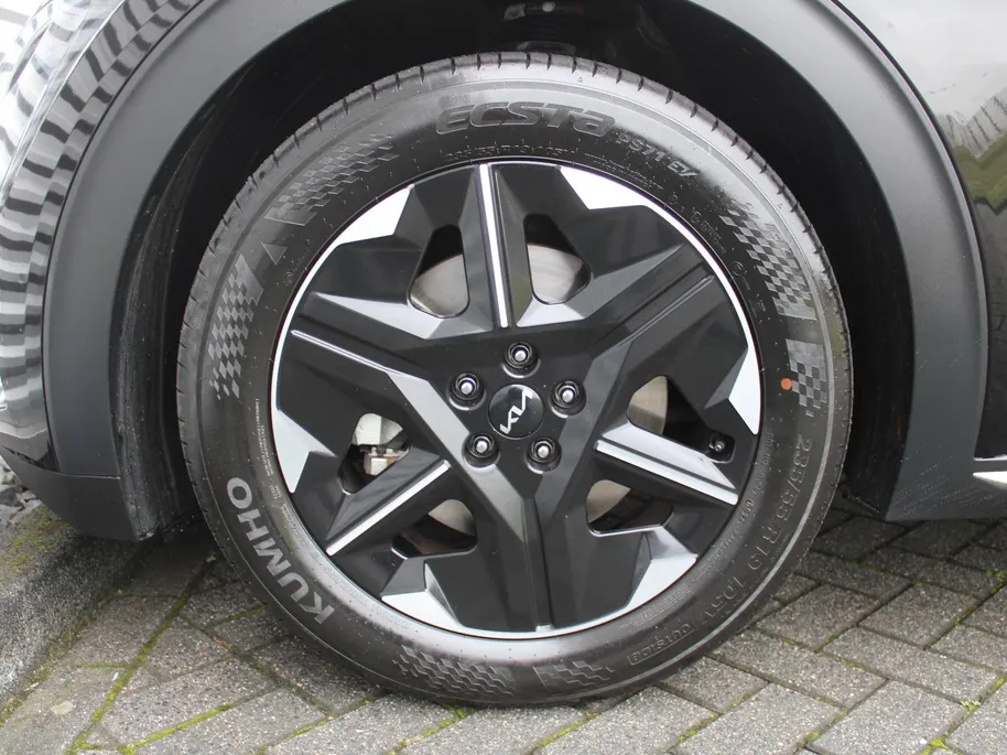 Kia EV6 Light Edition 63 kWh | Stuur-/stoelverwarming | Camera | 19' LM | LED | Cruise adapt. | Clima | Draadloze telefoonlader | 17% bijtelling |