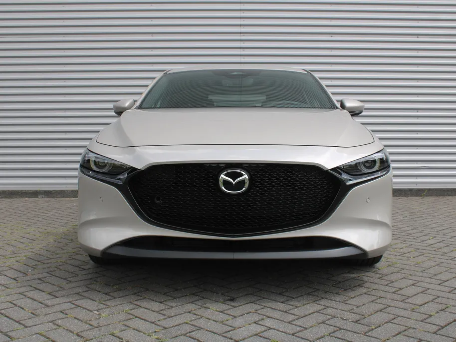 Mazda 3 2.5 e-SkyActiv-G M Hybrid 140 Exclusive-line | Nieuw | Stuur-/stoelverwarming | 360 Camera | Dodehoek detectie | HUD | Bose audio | 18' LM | LED |