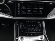 Audi Q8 60 TFSIe 490pk Tiptronic Quattro Pro Line S Comp · 360 Camera · Luchtvering · Laser LED · Wegklapbare Trekhaak · Elek. Voorstoelen · Nachtzicht · 23'' Inch · Garantie t/m 11-03-2031 of 100.000km