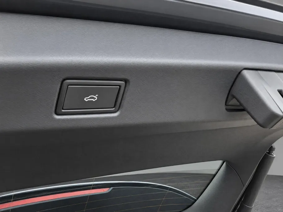 Volkswagen ID.7 Tourer Pro 77 kWh 210kW/286PK · Trekhaak · 360°Camera · Stoel- stuur- & voorruitverwarming · Garantie t/m 16-10-2027