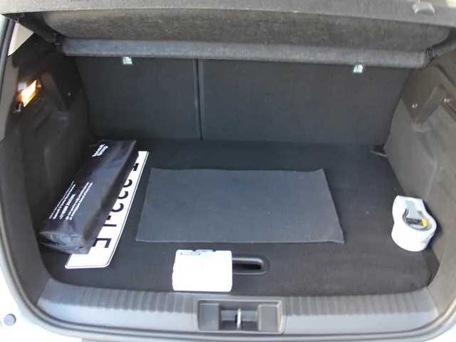 Renault Captur 1.6 E-Tech full hybrid 145 PK iconic | Lederen bekleding en stoel elektrisch bedienbaar | 360 camera | Stoelverwarming voor |