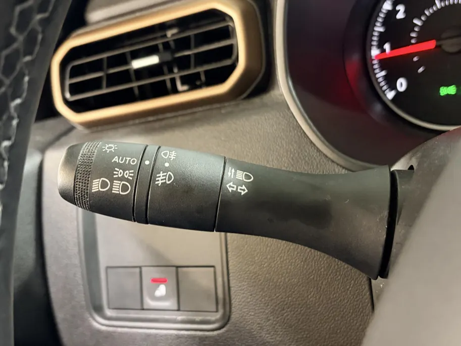 Dacia Duster 150PK TCe Extreme Automaat | Navigatie | Apple Carplay/Android Auto | Cruise Control | Climate Control | Lichtmetalen Velgen | Dodehoek detectie | Licht & Regen Sensor |