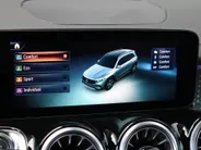 Mercedes-Benz EQB 250+ Business Solution AMG 7p. 71 kWh l Keyless l Achteruitrij camera l Stoelverwarming l Memory