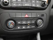 Kia Venga 1.4 CVVT 90pk Summer Edition Navigatie, Panoramadak, Trekhaak.