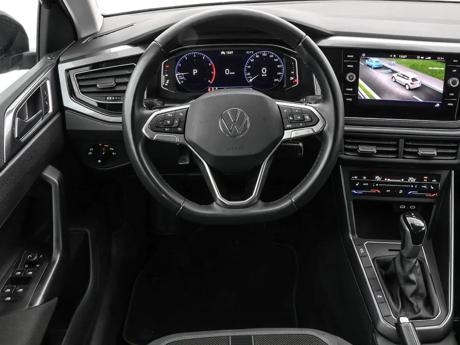 Volkswagen Polo 1.0 TSI 95pk DSG Style · Camera · Apple/Android Car Play · Stoelverwarming · IQ.Light · 15'' Inch ·