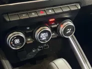 Renault Clio 145PK E-Tech Full Hybrid Techno Automaat | 9,3' Navi | Apple CarPlay/Android Auto | Climate Control | Cruise Control | Full LED | Camera | Parkeersensoren | Digital Cockpit | Licht & Regen Sensor |
