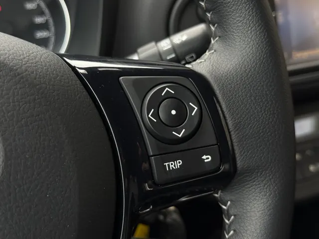 Toyota Yaris 1.5 Hybrid Dynamic | All Seasons | Stoelverwarming