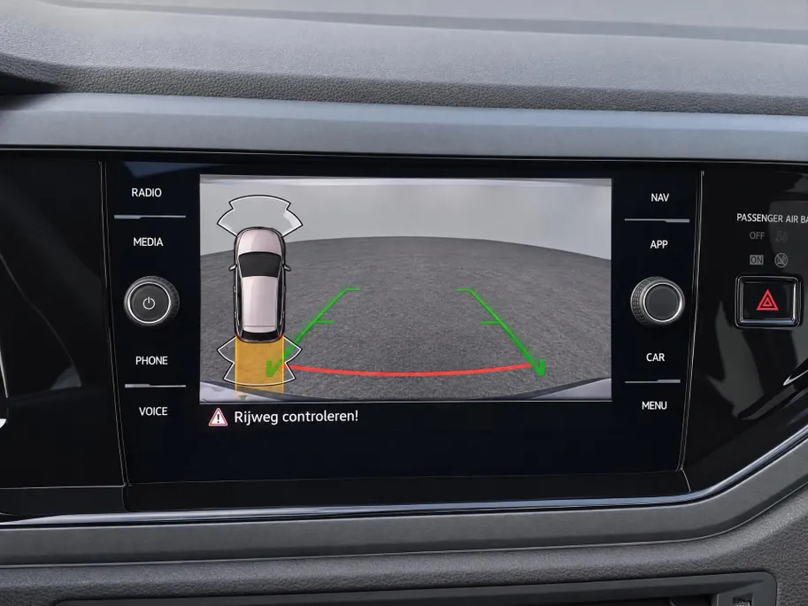 Volkswagen Polo 1.0TSI/95PK R-Line · Panoramadak · Camera + Parkeersensoren · Apple/Android Car Play · Stoelverwarming ·