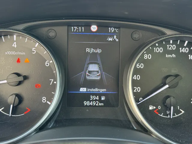 Nissan QASHQAI 1.3 DIG-T Tekna Panoramadak. Trekhaak afneembaar (1.300kg)