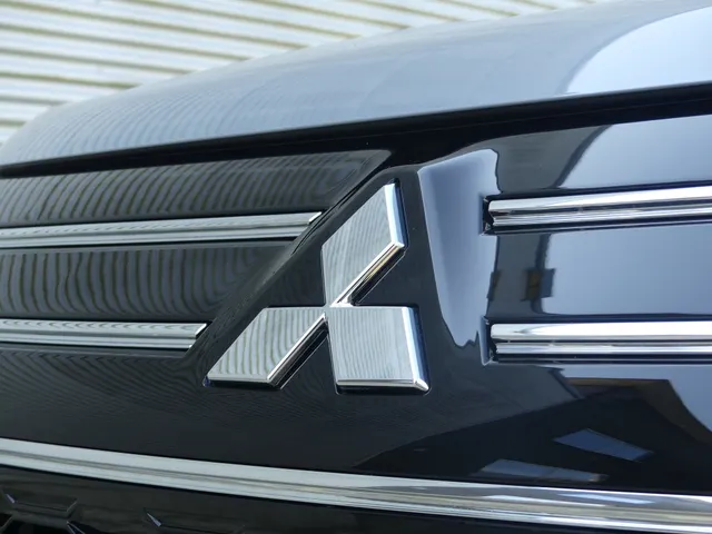 Mitsubishi Outlander 2.4 PHEV Instyle ( meerder kleuren leverbaar )