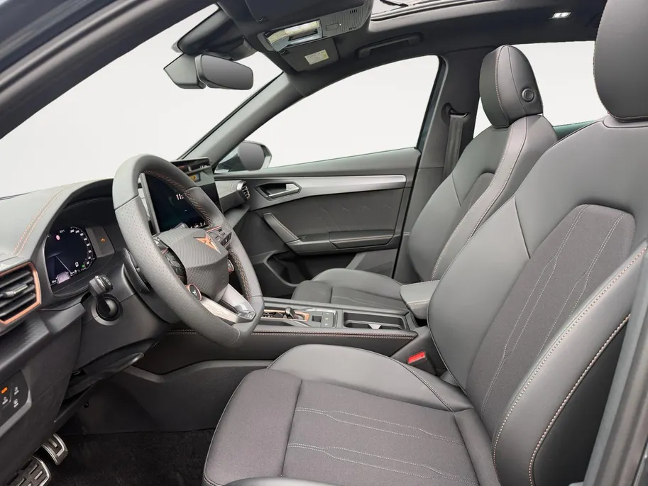CUPRA Formentor 1.5 TSI e-Hybrid Business | Panoramadak | Stuur verwarming etc! | Trekhaak | Super compleet en helemaal nieuw!