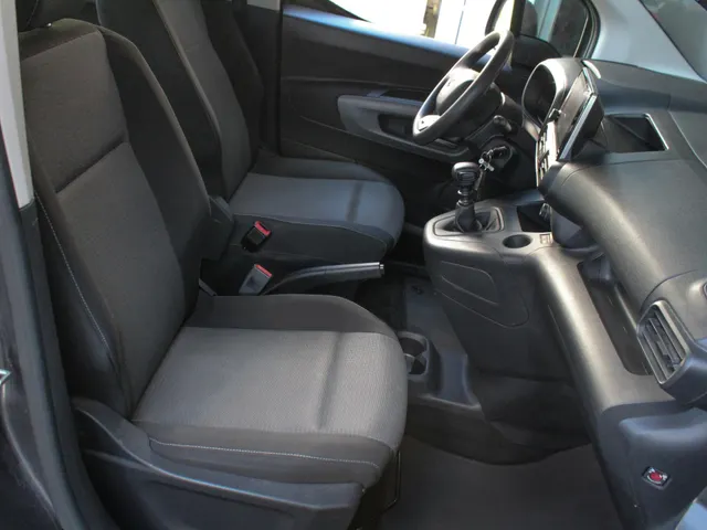 Toyota ProAce CITY 1.2 Turbo Dynamic Long 7p. | Navi | Carplay / Android Auto | Airco | Cruise