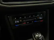 Volkswagen Tiguan 1.4 TSI 245pk DSG eHybrid Life Business · Panoramadak · 360 Camera · Inklap. Trekhaak · Head-Up Display · Dodehoeksensor · Parkeer Assistent ·