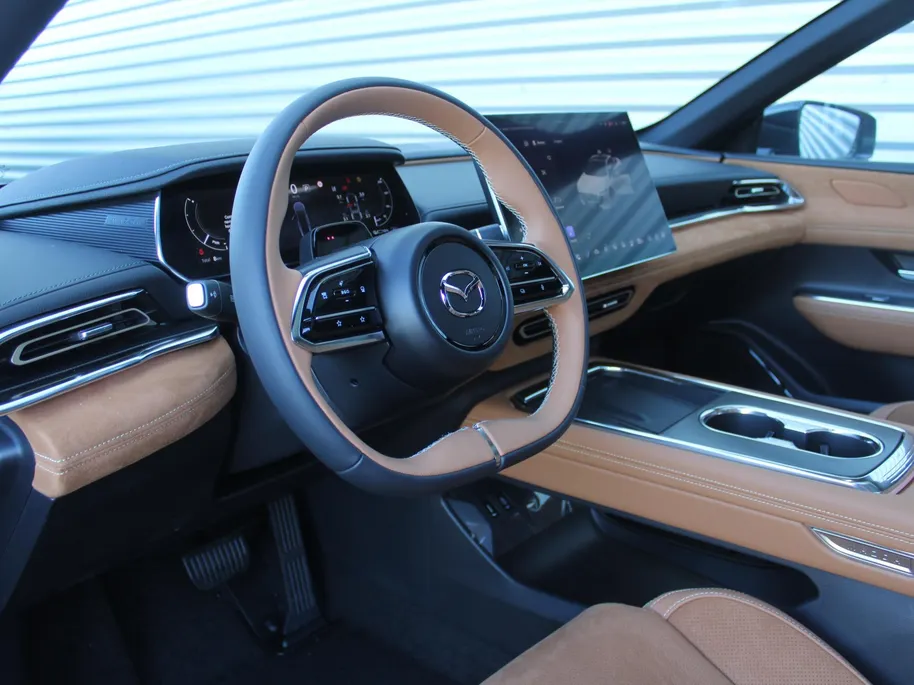 Mazda 6 6e Takumi Plus 68.8 kWh | Actieradius tot 479 km (WLTP) | Hoge Korting! | Bruin Nappa leder | 18% bijtelling |