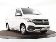 Volkswagen Bedrijfswagens Transporter 2.0 TDI L1H1 28 · Camera · Trekhaak · Apple/Android Car Play · Navigatie · Cruise Control · Vloerplaat · 16'' Inch · Garantie t/m 01-04-2028 of 100.000km