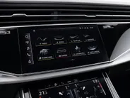 Audi Q7 55 TFSIe 381pk Quattro Pro Line S Panoramadak · Trekhaak · Luchtvering · B&O · Leder Valcona · Elek. Stoelen + Geheugen Bestuurder · 21'' Inch · 360 Camera · SOH 97,2% · EXTRA INRUILKORTING ·