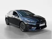 Kia Ceed 1.0 T-GDi GT-Line | Panorama schuifdak | Navigatie | Camera | Apple Carplay / Android auto | Stoelverwarming/ Stuurverwarming | Cruise control | Lichtmetalen Velgen |