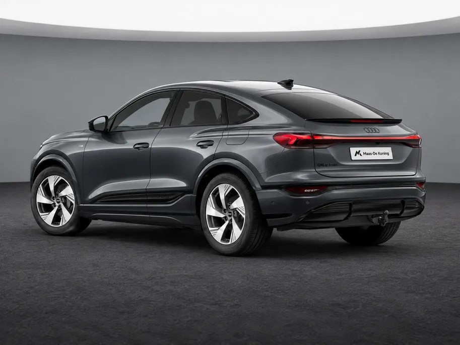 Audi Q6 e-tron Sportback S edition 83 kWh 252 PK · Glazen panoramadak · Trekhaak elek. wegklapbaar · Optiekpakket zwart