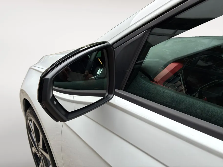 Volkswagen Polo 2.0 TSI GTI *Automaat*Navigatie*Parkeersensoren*LM.Velgen*Dealer Onderhouden!