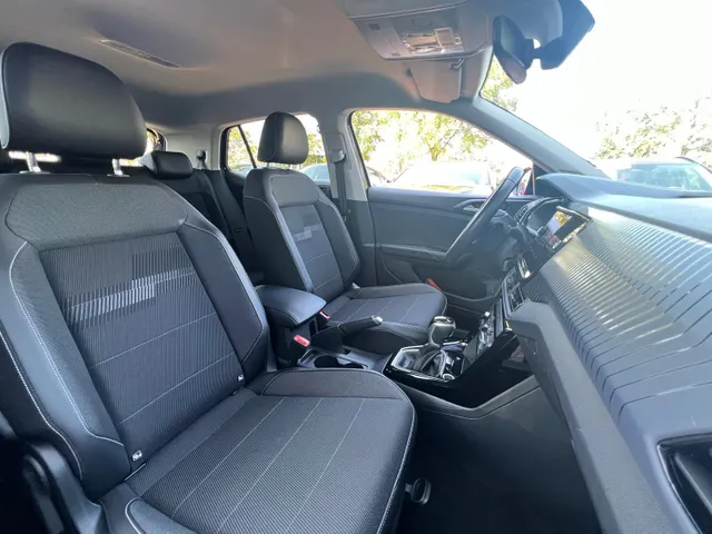 Volkswagen T-Cross 1.0 TSI Life AUTOMAAT | APPLE CARPLAY / ANDROID AUTO | 17 INCH | ADAPTIVE CRUISE CONTROL | ALL SEASON BANDEN | 7 DSG | NED. AUTO |