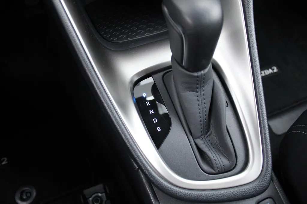 Mazda 2 Hybrid 1.5 Agile Comfort pakket | Airco | Cruise | Apple Carplay | Android Auto | Camera | 15' LM |
