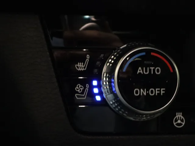 Mitsubishi Outlander 2.4 PHEV Black Edition | Stoel Massage | Schuif/Kantel Dak