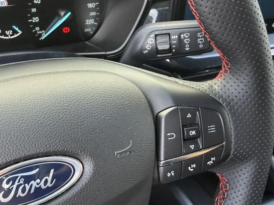 Ford Focus Wagon 1.0 EcoBoost Hybrid ST Line