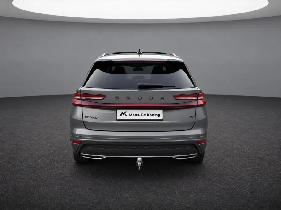 Škoda Kodiaq 1.5 TSI 204pk DSG PHEV Sportline Business · Panoramadak · Wegklapbare Trekhaak · Camera · Elek. Voorstoel · P-Sensoren · 19'' Inch · Garantie t/m 29-06-2030 of 100.000km