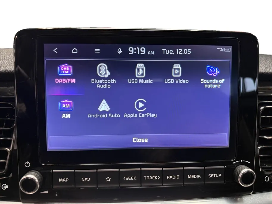 Kia Stonic 1.0 T-GDi MHEV GT-PlusLine Meest luxe uitvoering | 1e Eigenaar | Panorama dak | Dealer onderhouden | Cruise Control Adaptief | Carplay | Metallic lak | Fabrieksgarantie t/m 10-5-2030 + 3x 1 jaar* | NAP