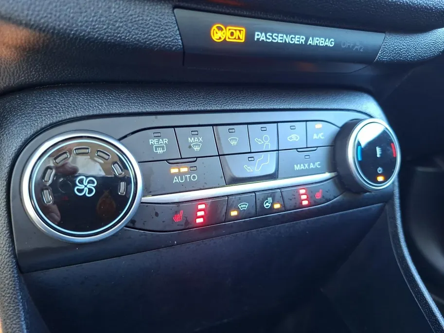 Ford Fiesta 1.0 EcoBoost Hybrid Titanium | NL-Auto | 1e Eigenaar | Winterpack | Keyless Entry | LED | Parkeersensoren