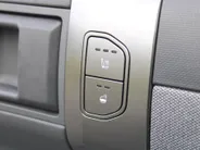 Kia EV3 Plus Advanced 81.4 kWh | Stuur/stoelverwarming | Schuifdak | Camera | Elek. stoelverstelling | 19' LM | Dodehoek detectie | Clima | LED |