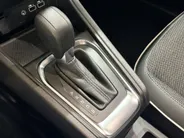 Renault Captur 145PK E-Tech Hybrid Intens Automaat | Camera | Parkeersensoren | Apple Carplay/Android Auto | Navigatie | Climate Control | Cruise Control | Lichtmetalen Velgen | Licht & Regensensor |