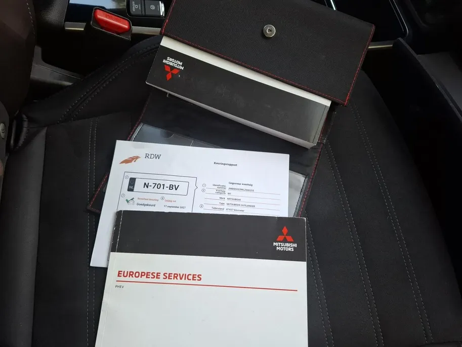 Mitsubishi Outlander 2.4 PHEV Intense | CRUISE | CLIMATE | PDC | STOELVERWARMING |
