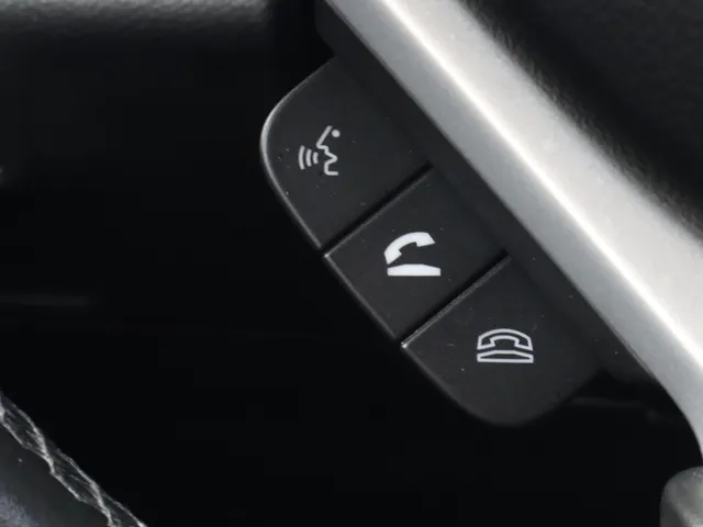 Suzuki S-Cross 1.4 BoosterJet Select Hybrid Carplay | All Seasons | Adaptive Cruise