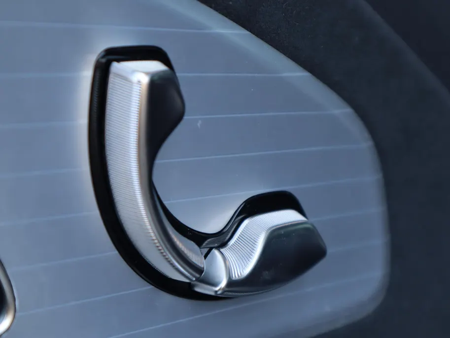 Mercedes-Benz CLA 250+ Launch Edition 85.5 kWh l Keyless l Achteruitrij camera l Stoelverwarming l Memory