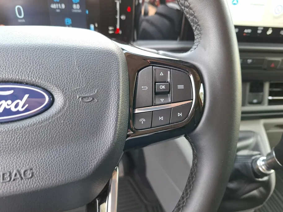 Ford Transit Custom 320 2.0 TDCI L2H1 Limited 136 pk handgeschakeld | BPM vrij! | Dealer onderhouden | Trekhaak | Apple carplay/ Android Auto