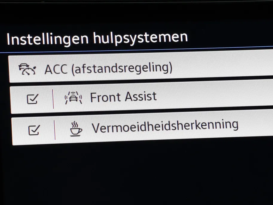 Volkswagen Polo 1.0 TSI 95pk Highline · Apple/Android Car Play · Navigatie · Clima · 16'Velgen · Sportstoelen · Draadloze Telefoonlader ·