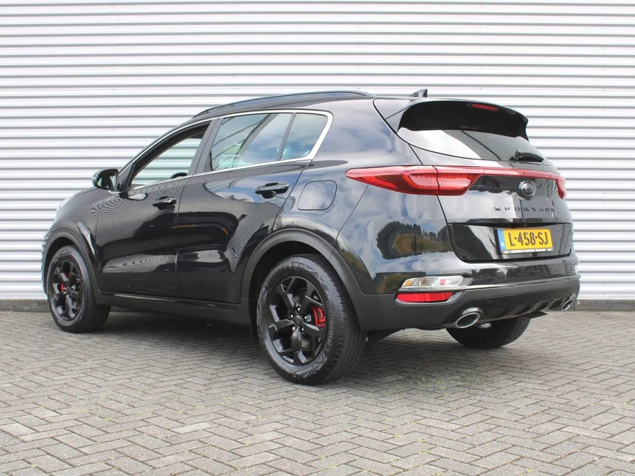 Kia Sportage 1.6 T-GDI Black Edition | Stuur-/stoelverwarming v+a | Schuifdak | Leer | Camera | Elek. achterklep | Cruise | PDC | Navi | 17' LM | Zeer nette auto! |