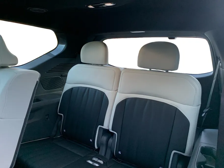 Kia EV9 GT-Line AWD 99.8 kWh | Demo | Stoelverwarming + ventilatie v + a| Navigatie | Schuifdak | Head up display