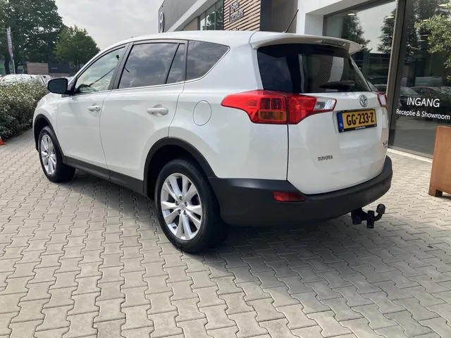 Toyota RAV4 2.0 Style 4WD | Trekhaak 1500kg | Navi |