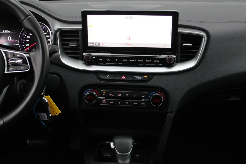 Kia Ceed Sportswagon 1.5 T-GDi MHEV DynamicLine | Navi | Camera | Clima | Cruise | 17' GT-Line velgen | LED | Apple Carplay | Android Auto |