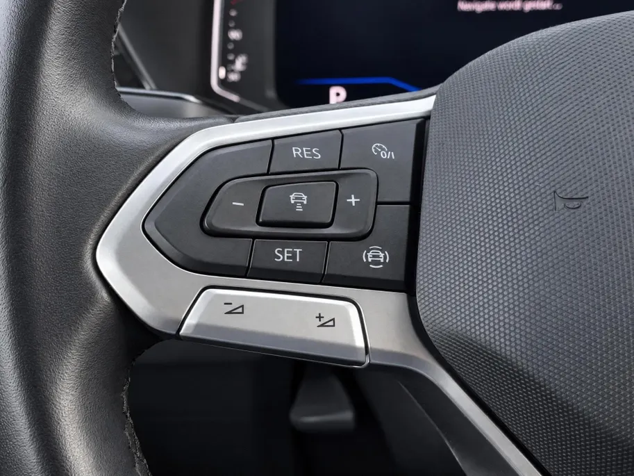 Volkswagen T-Cross 1.0 TSI 110pk DSG Life · Camera · Apple/Android Car Play · Afneembare Trekhaak · Virtual Cokcpit · Stoelverwarming ·