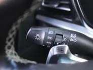Kia e-Niro ExecutiveLine 64 kWh | Trekhaak | Stuur-/stoelverwarming + ventilatie | Leer | 17' LM | Cruise adapt. | Dodehoek detectie | LED | JBL audio |