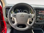 Mitsubishi Outlander 2.4 PHEV Pure+ | Trekhaak | Camera | Stoelverwarming | Cruise |
