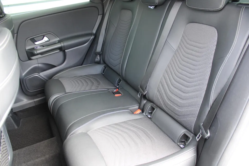 Mercedes-Benz B-Klasse B250e | Plug-in | 218PK | Automaat | 17' LM | Navi | Android Auto/Apple Carplay | Camera | Stoelverwarming |