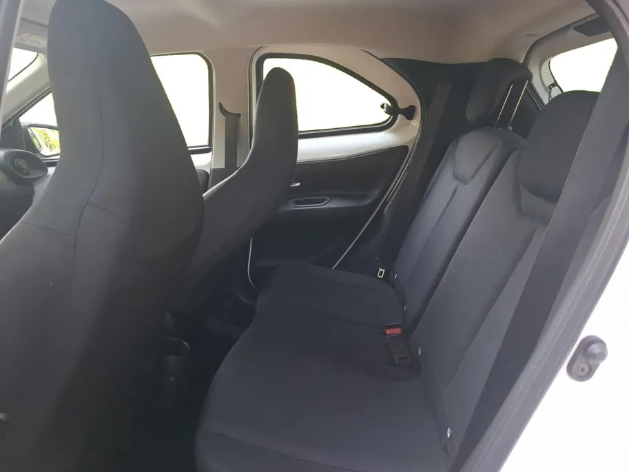 Toyota Aygo X 1.0 VVT-i MT Play | AIRCO | CAMERA | APPLE/ADROID AUTO |
