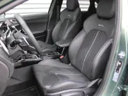 Kia Ceed 1.5 T-GDi GT-Line | Stuur-/stoelverwarming | Schuifdak | Cruise adapt. | Camera | 17' LM | LED | Dodehoek sensor | Draadloze lader |