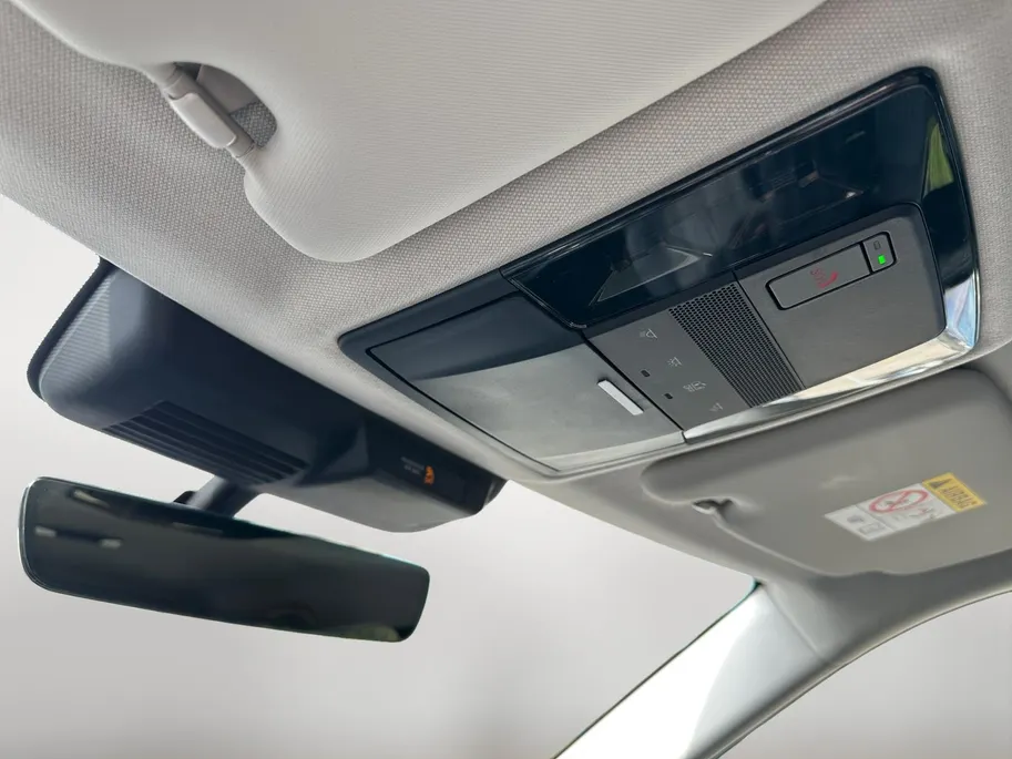 Mitsubishi Outlander 2.4 PHEV First Edition | 6000 EURO KORTING | NU DIRECT LEVEBAAR | 8 JAAR GARANTIE |