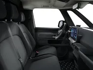 Volkswagen Bedrijfswagens ID. Buzz Cargo Bedrijfswagens Bulli Limited Signature Edition 79kWh 340pk 4M 737745 · ECO-lederen bekleding · 20' LM velgen · Voor en achter spoiler · Zwarte grill ·