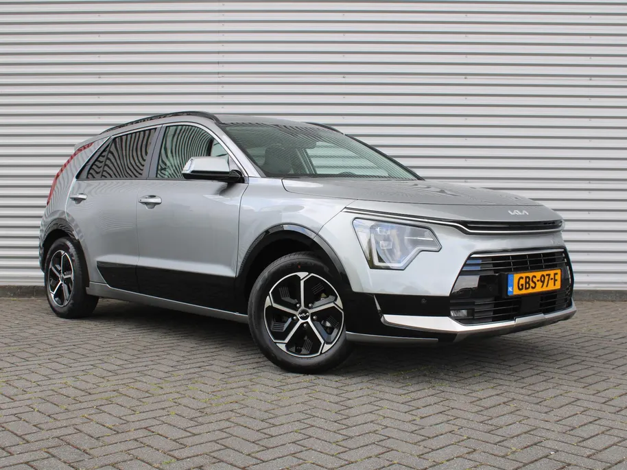 Kia Niro 1.6 GDi Hybrid DynamicPlusLine | Schuif-/kanteldak | Stuur-/stoelverwarming | Cruise adapt. | Camera | Clima | 16' LM |